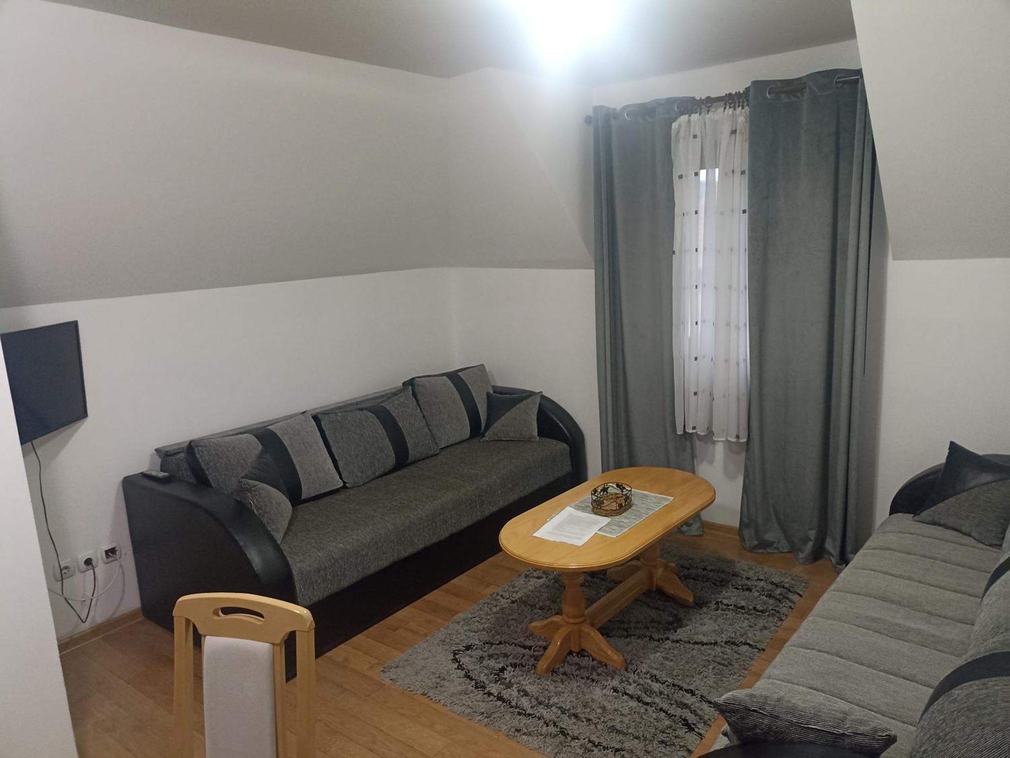 Vila Jezero Bajina Basta Rom bilde
